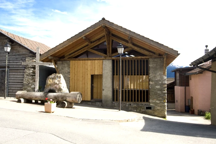 Travail du bois pour rénovation d'une grange
